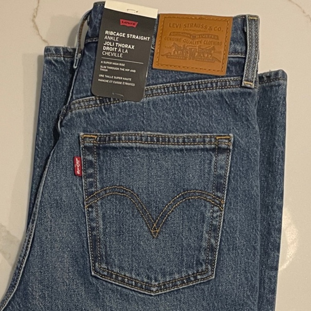 Levi's Straight Anklecut NWT